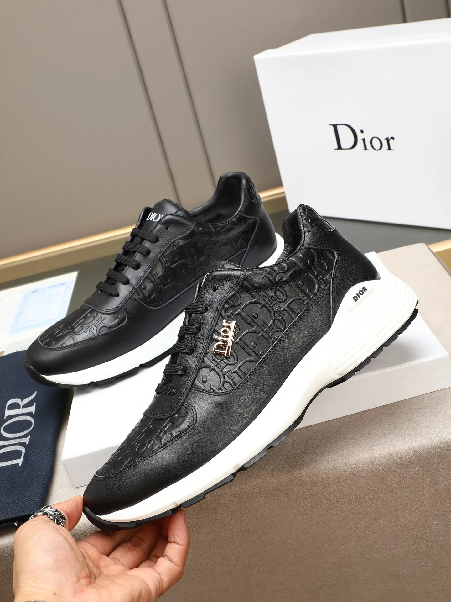 🆕🆕🆕Men's Shoes💰P460 Dior's avant-garde and versatile fashionable men's shoes are privately modeled, calfskin embossed, fashionable, simple, stylish, more eye-catching and more classy. It will subvert the old idea and be a must-have for fashionistas who want to spend time with you! Must keep it for yourself! High-end comfort and low-end, high-end quality workmanship. Code number: 38-44 (45 customized) 3 colors for your choice [kiss][kiss][kiss]